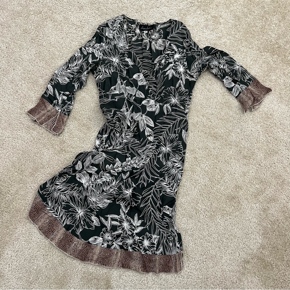 Jenny Helene Women’s Size Medium Rayon Dress Green / Cream, Preowned condition,
